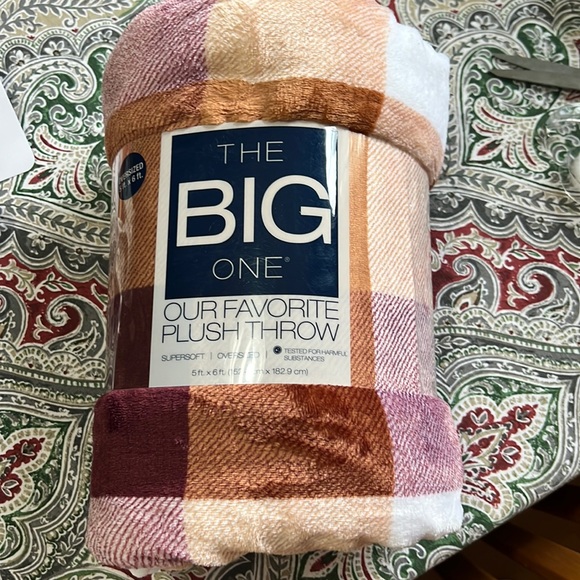 Kohl's Bedding Nwt The Big Throw Poshmark